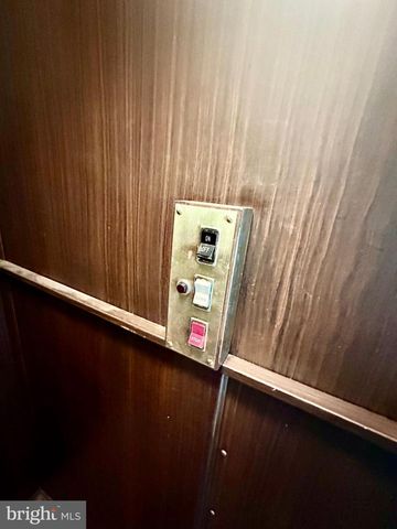 1900 COMPTON DR, Harrisburg, PA 17112