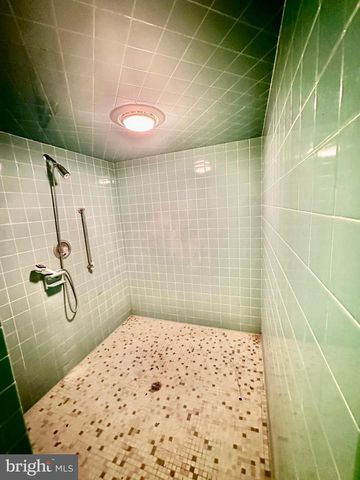 1900 COMPTON DRIVE, Harrisburg, PA 17112
