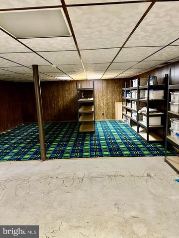 1900 COMPTON DR, Harrisburg, PA 17112