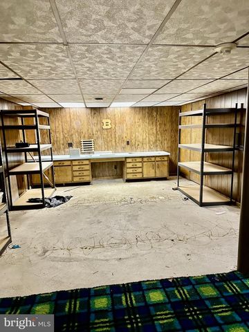 1900 COMPTON DR, Harrisburg, PA 17112