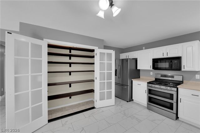 825 Gleamstar Avenue, Las Vegas, NV 89123