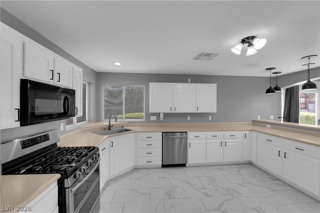 825 Gleamstar Avenue, Las Vegas, NV 89123