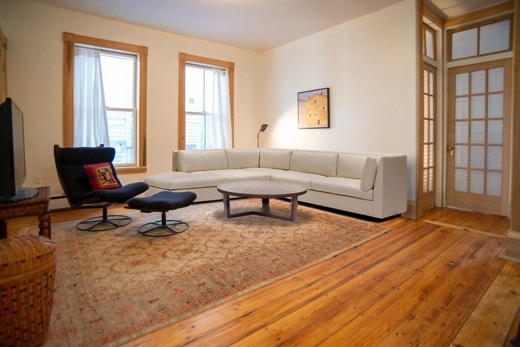 283 Chestnut Ave 2, Boston, MA 02130