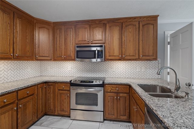 2800 Selhurst Drive, Fayetteville, NC 28306