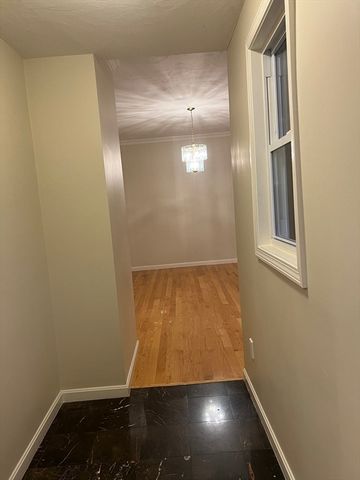 194 Auburn 2, Newton, MA 02466