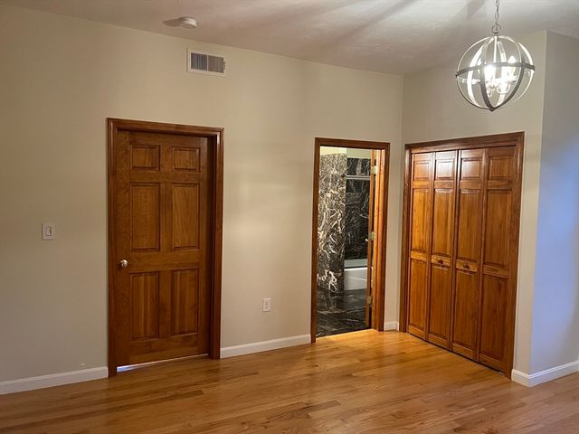 194 Auburn 2, Newton, MA 02466