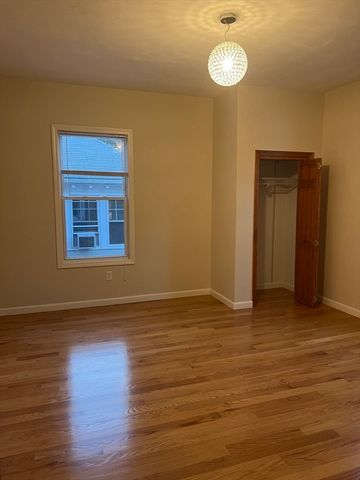 194 Auburn 2, Newton, MA 02466