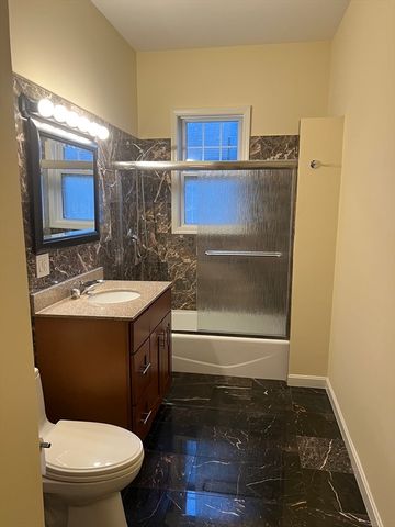 194 Auburn 2, Newton, MA 02466