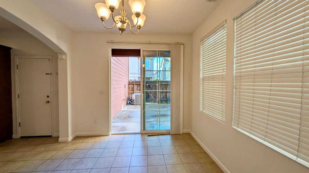 Image 13 of property listing at 4361 W Artemisa Drive, Fresno, CA 93722