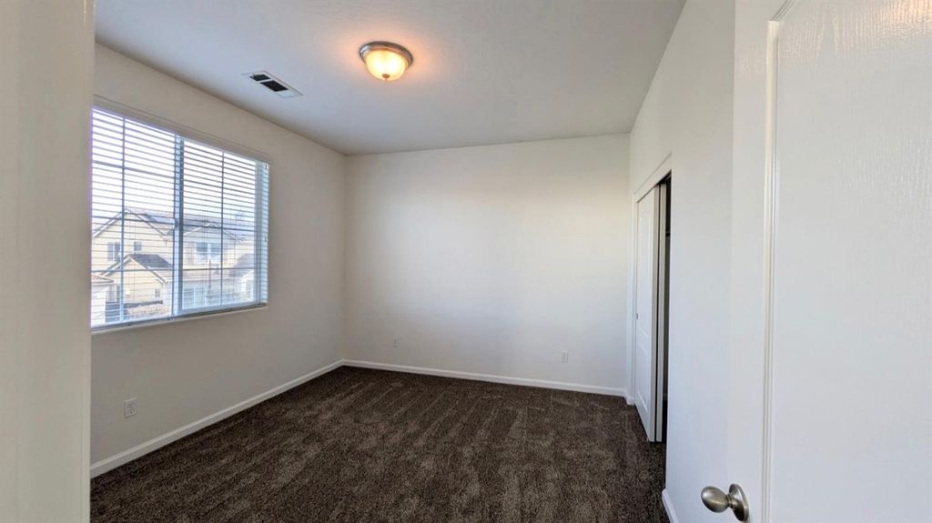 Image 20 of property listing at 4361 W Artemisa Drive, Fresno, CA 93722