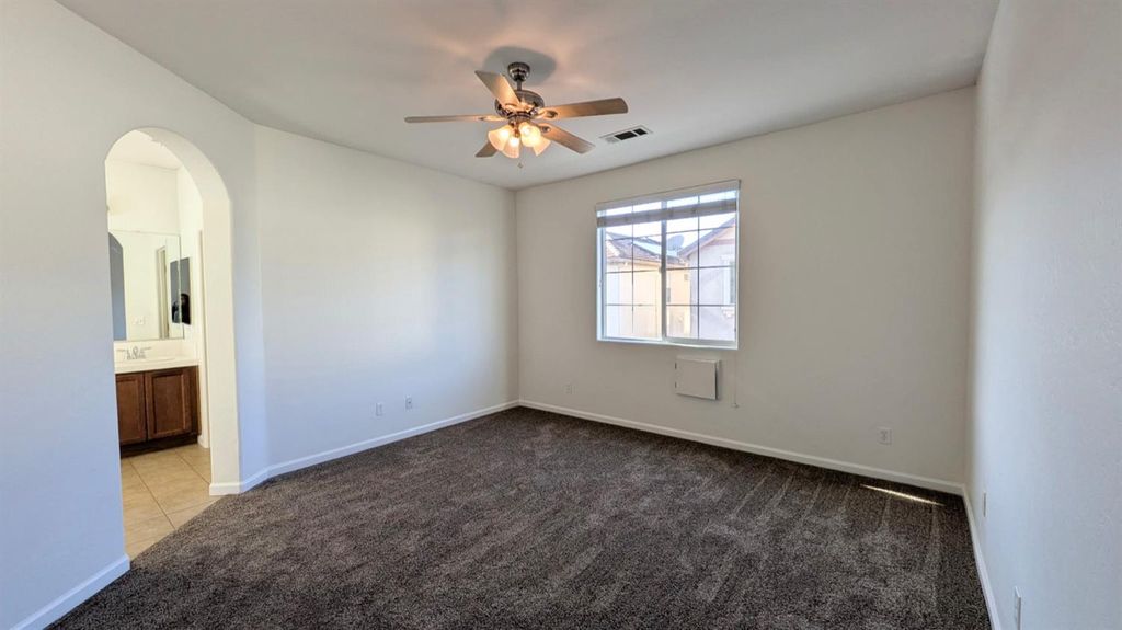 Image 28 of property listing at 4361 W Artemisa Drive, Fresno, CA 93722