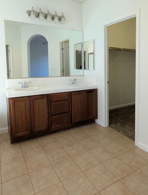 Image 34 of property listing at 4361 W Artemisa Drive, Fresno, CA 93722