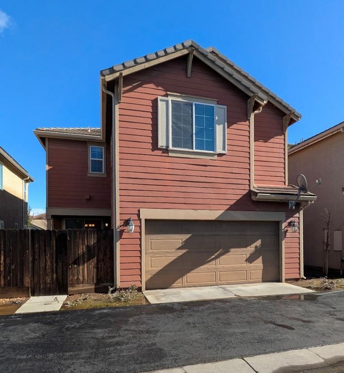 Image 39 of property listing at 4361 W Artemisa Drive, Fresno, CA 93722