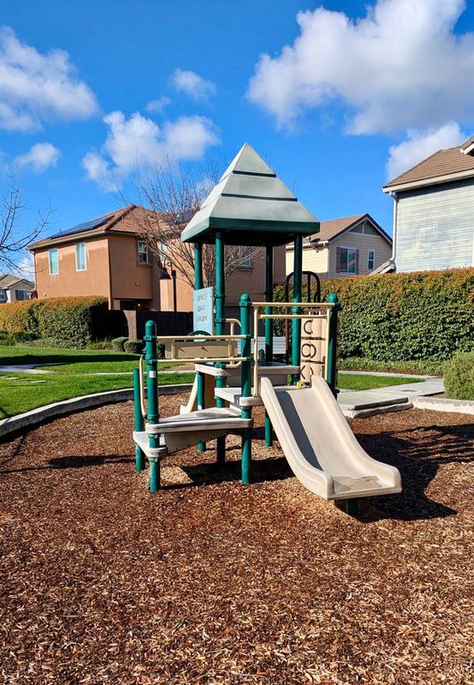 Image 41 of property listing at 4361 W Artemisa Drive, Fresno, CA 93722