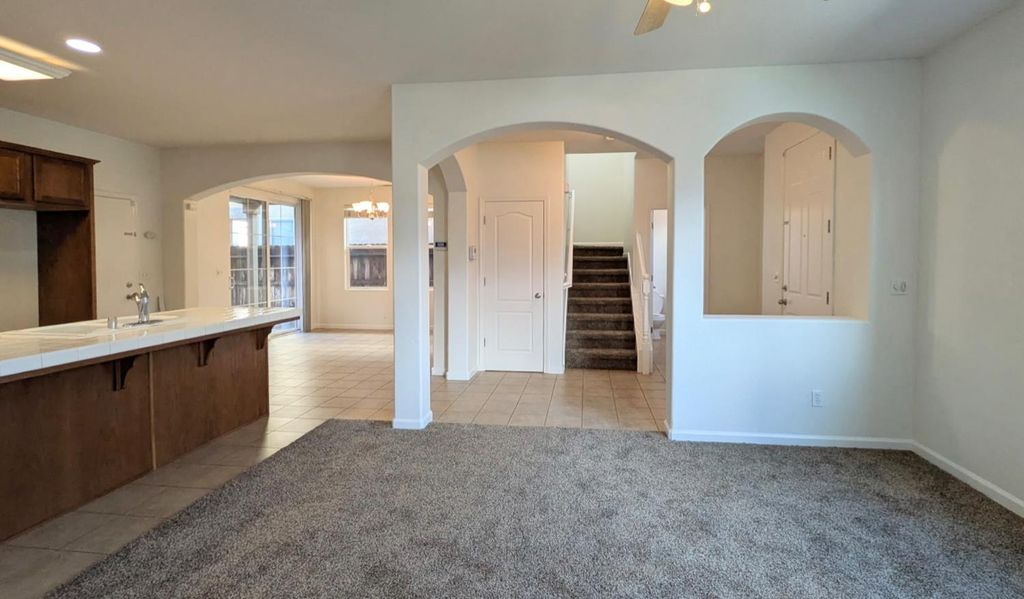 Image 5 of property listing at 4361 W Artemisa Drive, Fresno, CA 93722