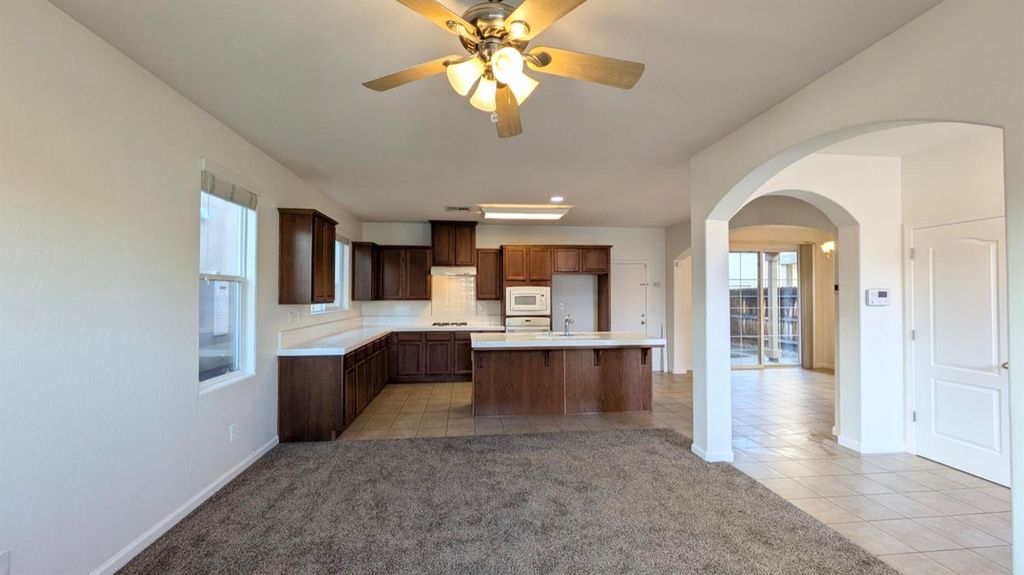 Image 6 of property listing at 4361 W Artemisa Drive, Fresno, CA 93722