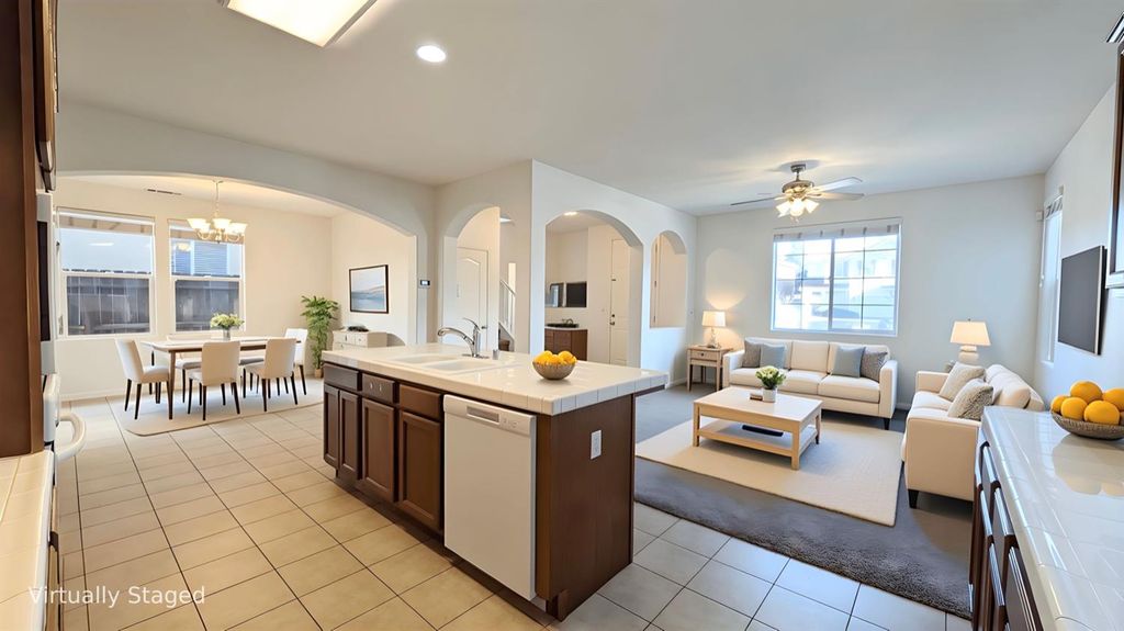 Image 9 of property listing at 4361 W Artemisa Drive, Fresno, CA 93722