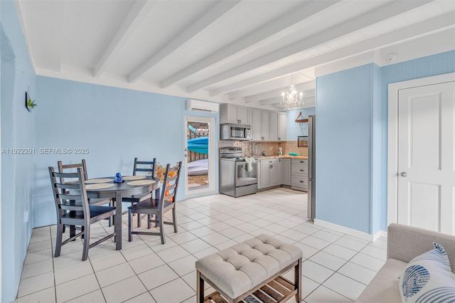 40 Pirates Dr, Key Largo, FL 33037