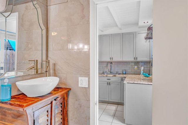 40 Pirates Dr, Key Largo, FL 33037