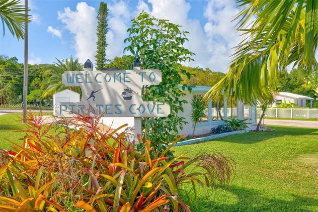 40 Pirates Dr, Key Largo, FL 33037