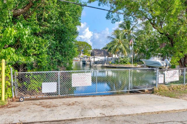 40 Pirates Dr, Key Largo, FL 33037