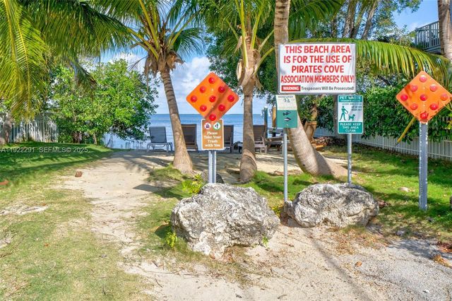 40 Pirates Dr, Key Largo, FL 33037