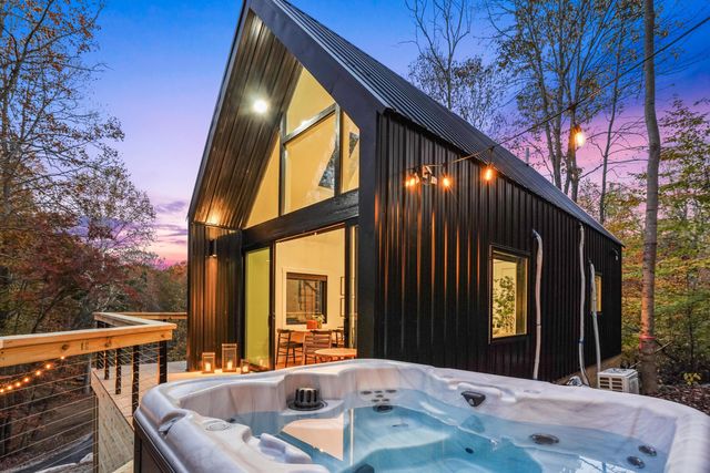 15693 Rockyfork Road, Rockbridge, OH 43149