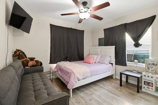 243 Angelus St, Turlock, CA 95380