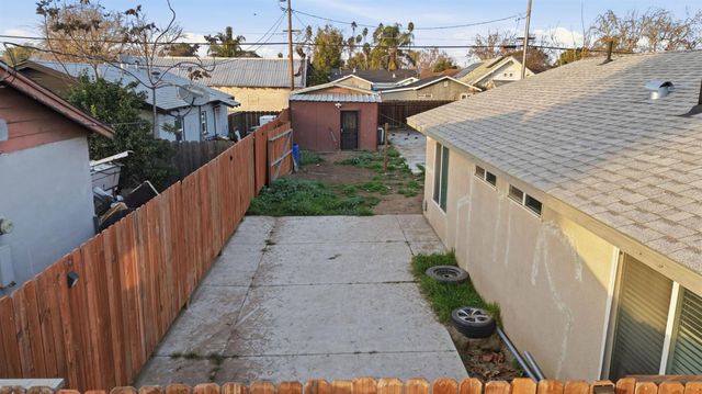 243 Angelus St, Turlock, CA 95380