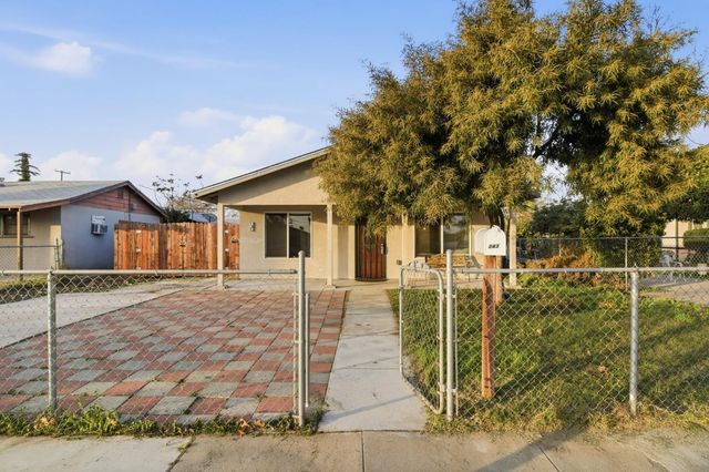 243 Angelus St, Turlock, CA 95380