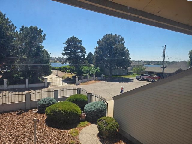 5307 W Irving Street, Pasco, WA 99301