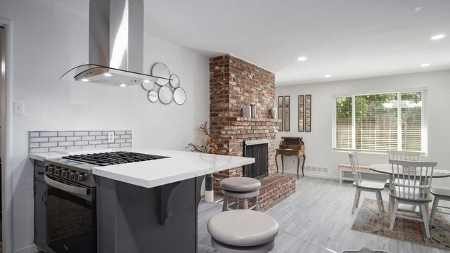 217 W Laura Avenue, Visalia, CA 93277