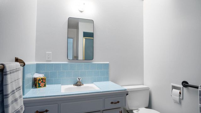 217 W Laura Avenue, Visalia, CA 93277