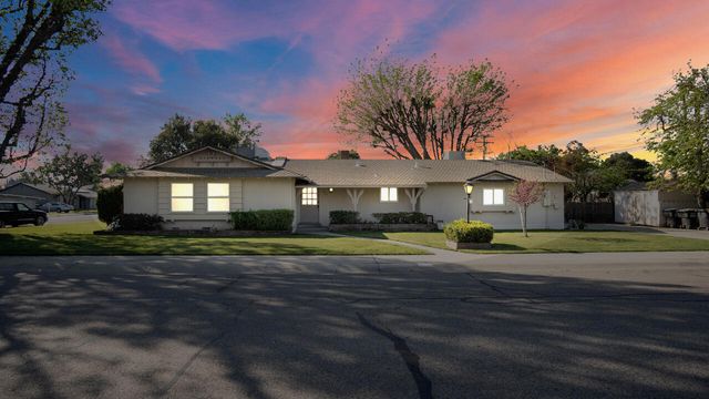 217 W Laura Avenue, Visalia, CA 93277