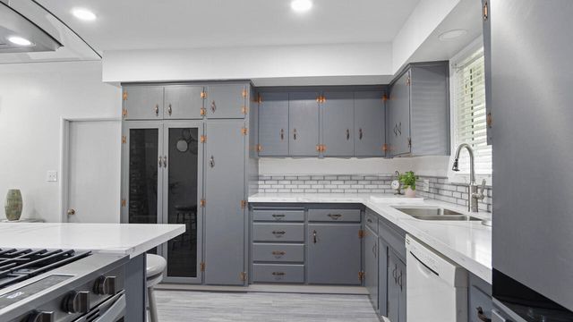 217 W Laura Avenue, Visalia, CA 93277