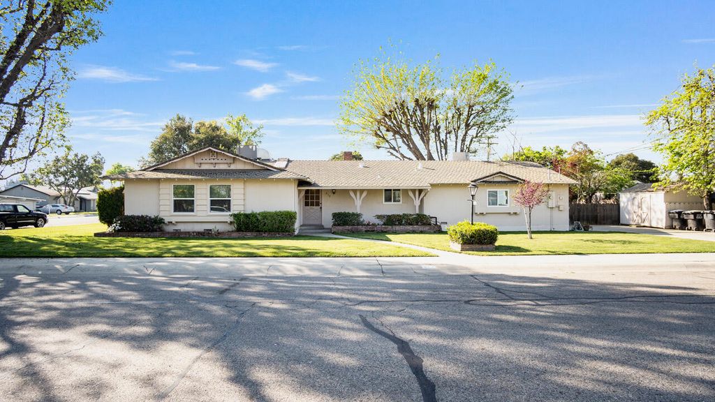 217 W Laura Avenue, Visalia, CA 93277
