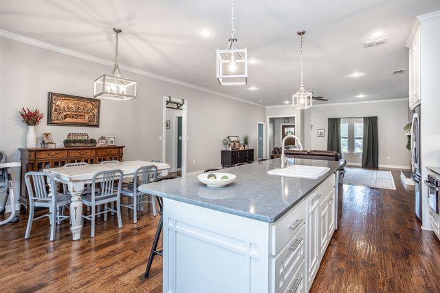 228 Colt Drive, Lake Kiowa, TX 76240