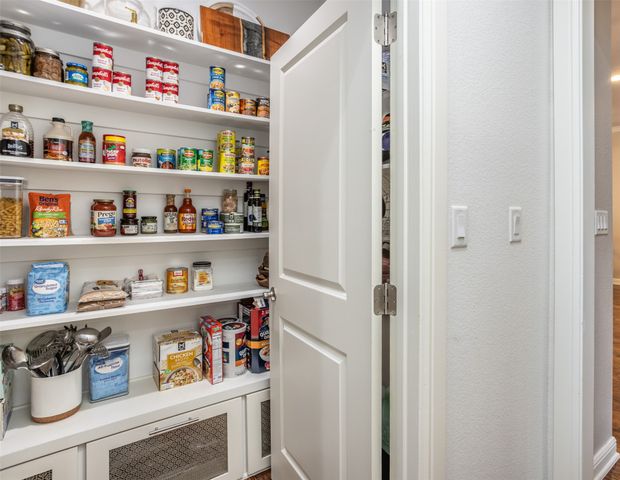 228 Colt Drive, Lake Kiowa, TX 76240