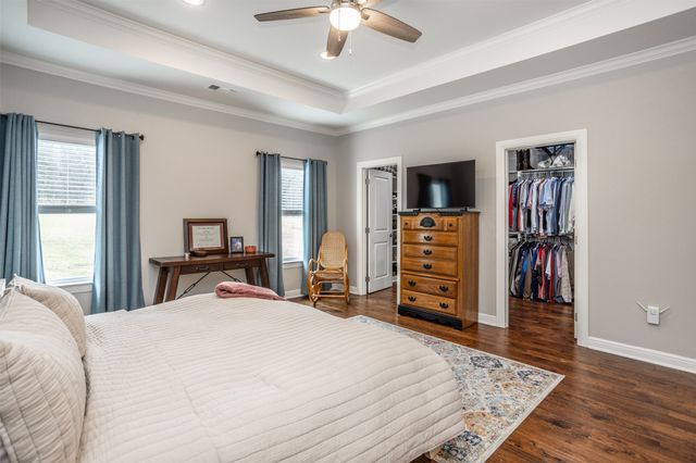 228 Colt Drive, Lake Kiowa, TX 76240