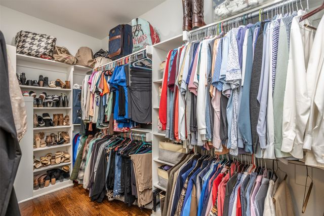 228 Colt Drive, Lake Kiowa, TX 76240