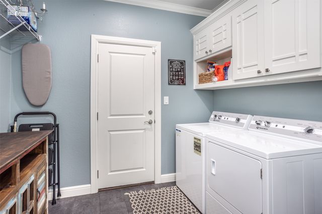 228 Colt Drive, Lake Kiowa, TX 76240