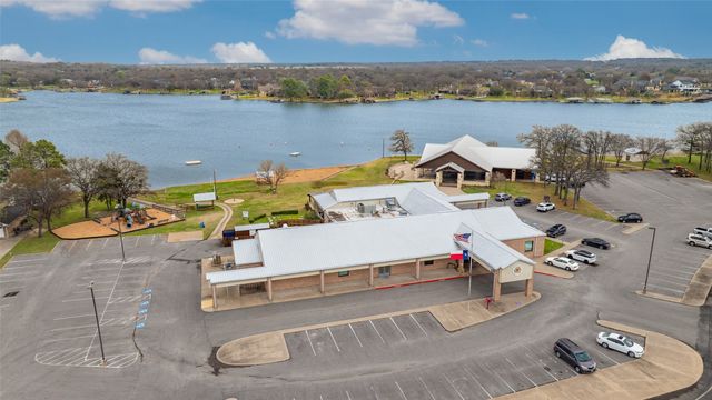 228 Colt Drive, Lake Kiowa, TX 76240