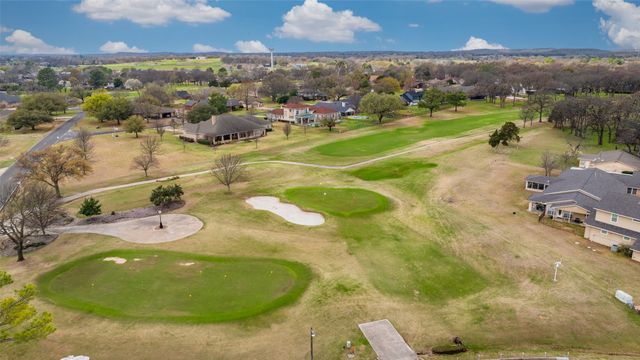 228 Colt Drive, Lake Kiowa, TX 76240
