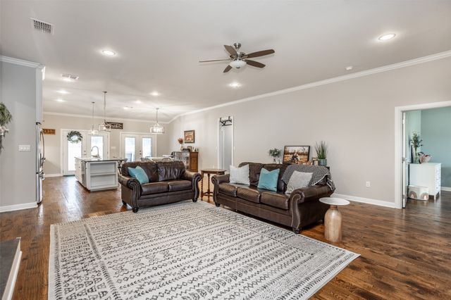 228 Colt Drive, Lake Kiowa, TX 76240