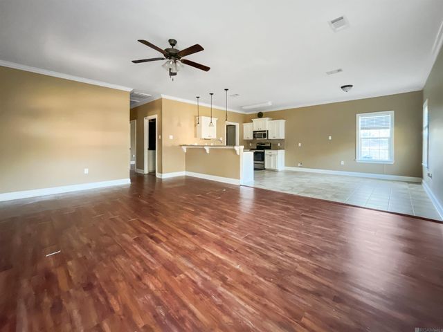 32491 Cynthia Dr, Denham Springs, LA 70706