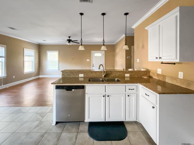 32491 Cynthia Dr, Denham Springs, LA 70706