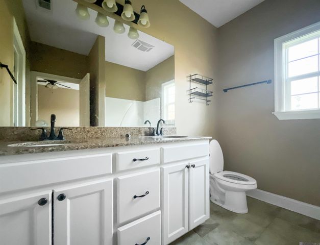 32491 Cynthia Dr, Denham Springs, LA 70706