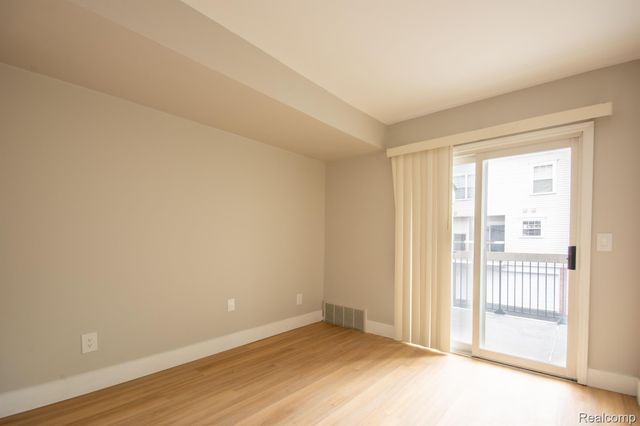 167 W Kenilworth Avenue, Royal Oak, MI 48067