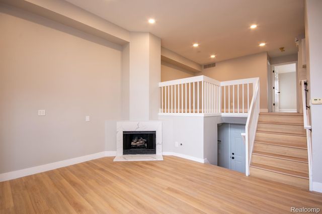 167 W Kenilworth Avenue, Royal Oak, MI 48067