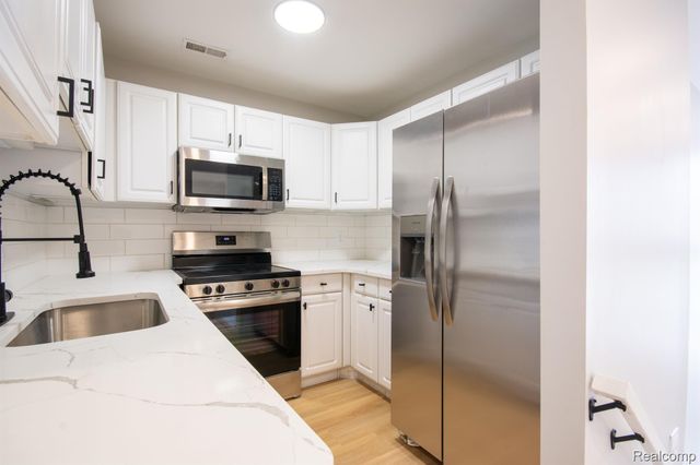 167 W Kenilworth Avenue, Royal Oak, MI 48067